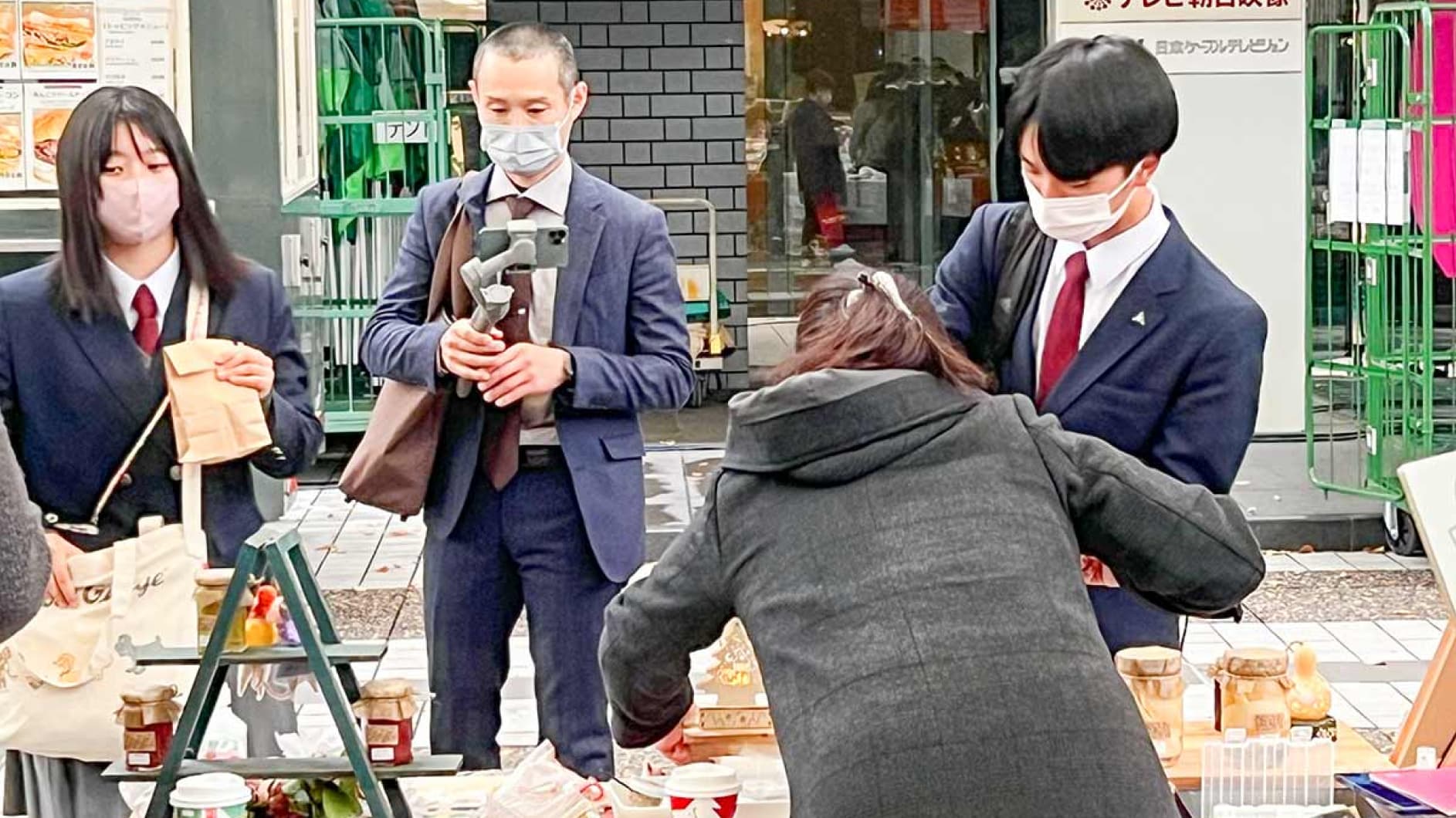 ヒルズマルシェインタビュー風景